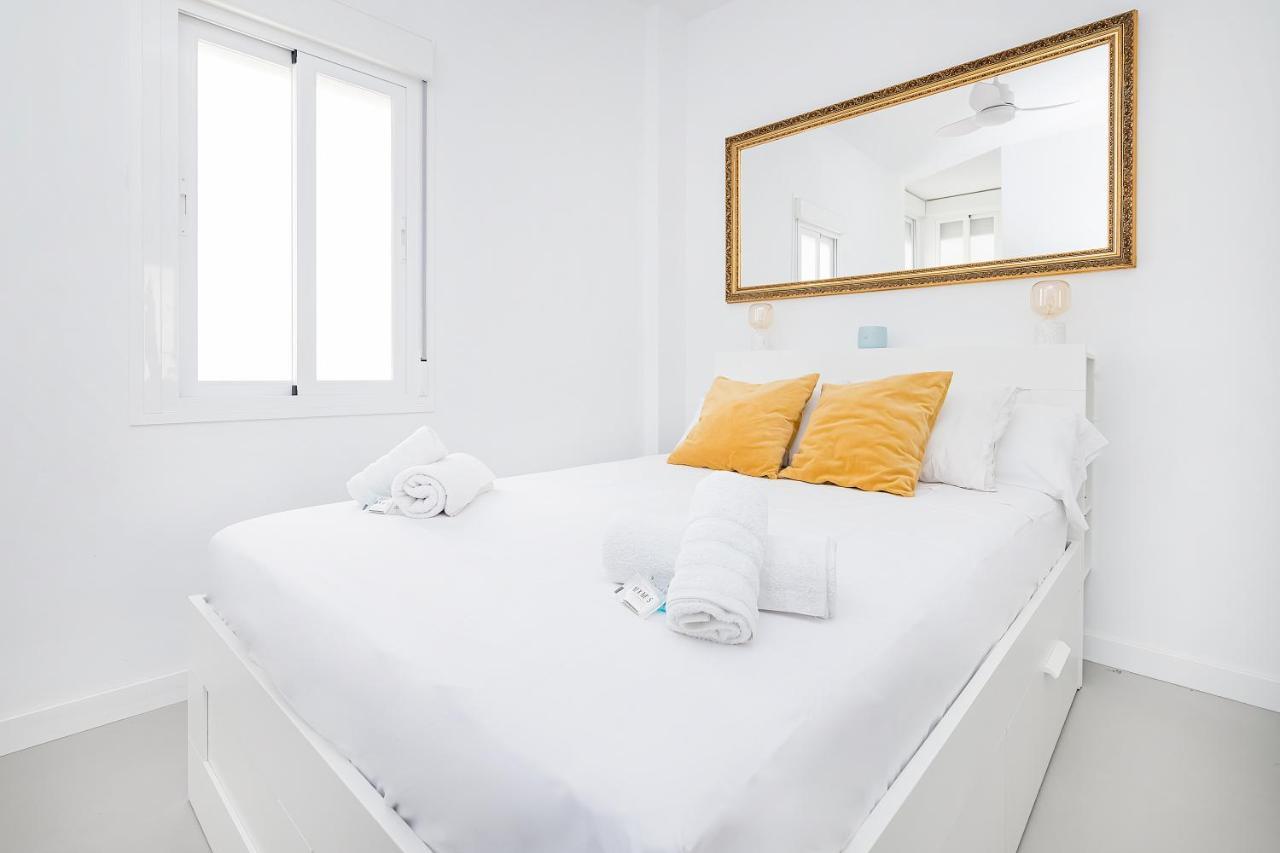 Homey Apt- Atico Con Vistas A La Catedral Malaga Exterior photo