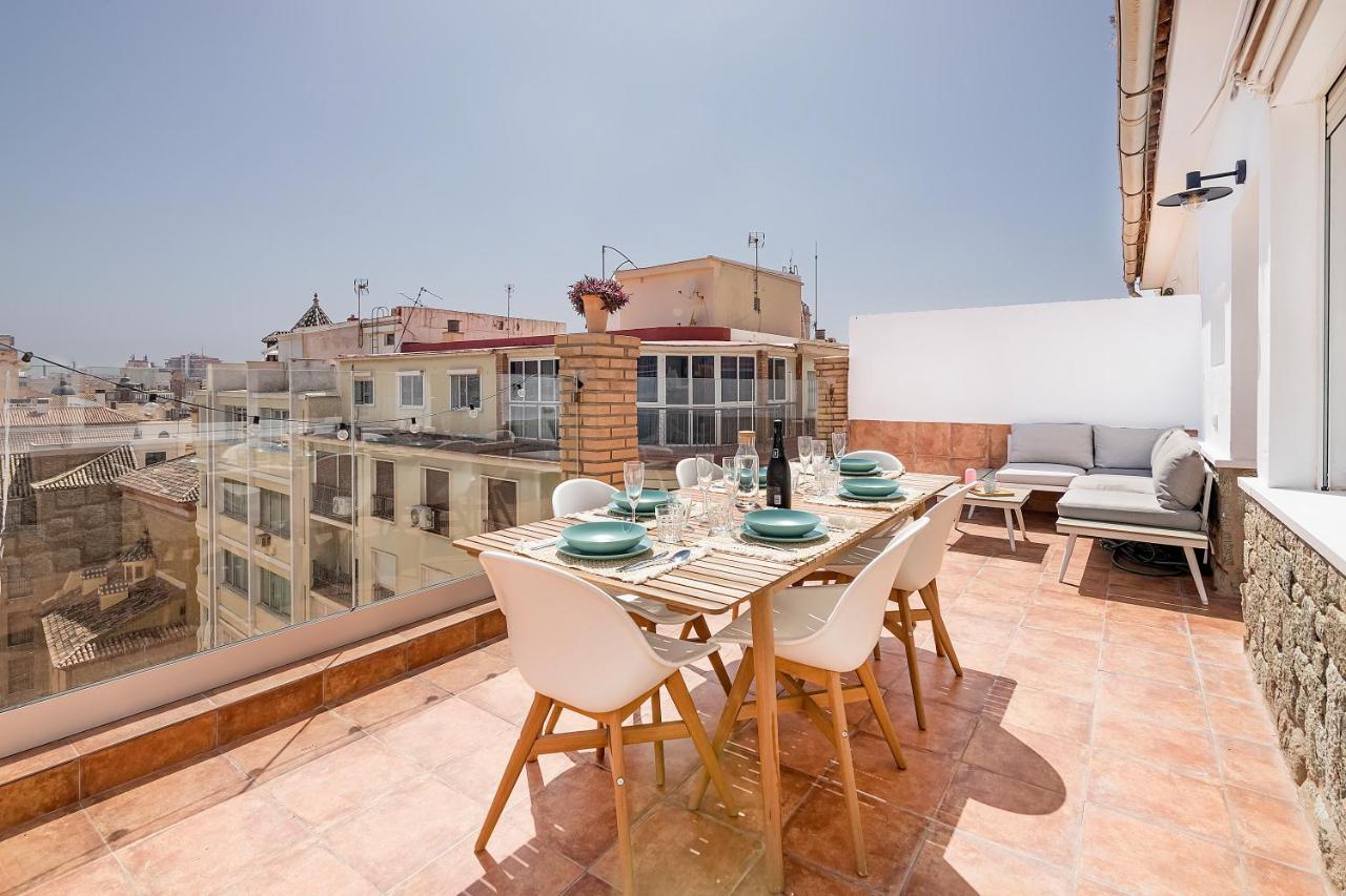 Homey Apt- Atico Con Vistas A La Catedral Malaga Exterior photo